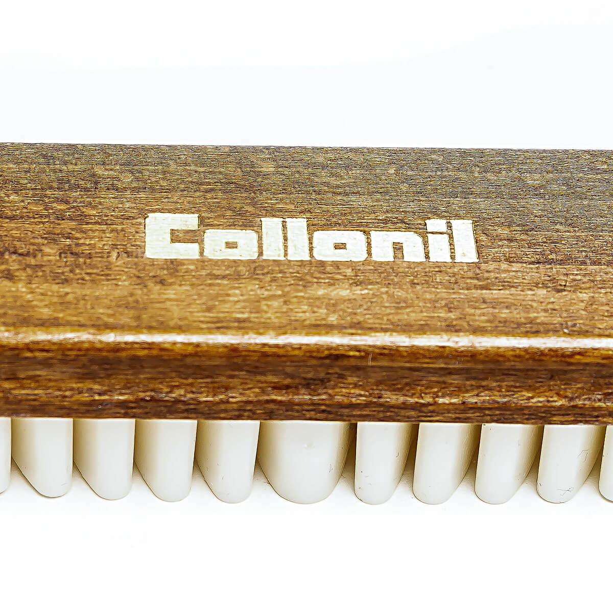 Collonil Velour Boy Brosse pour daim détail logo