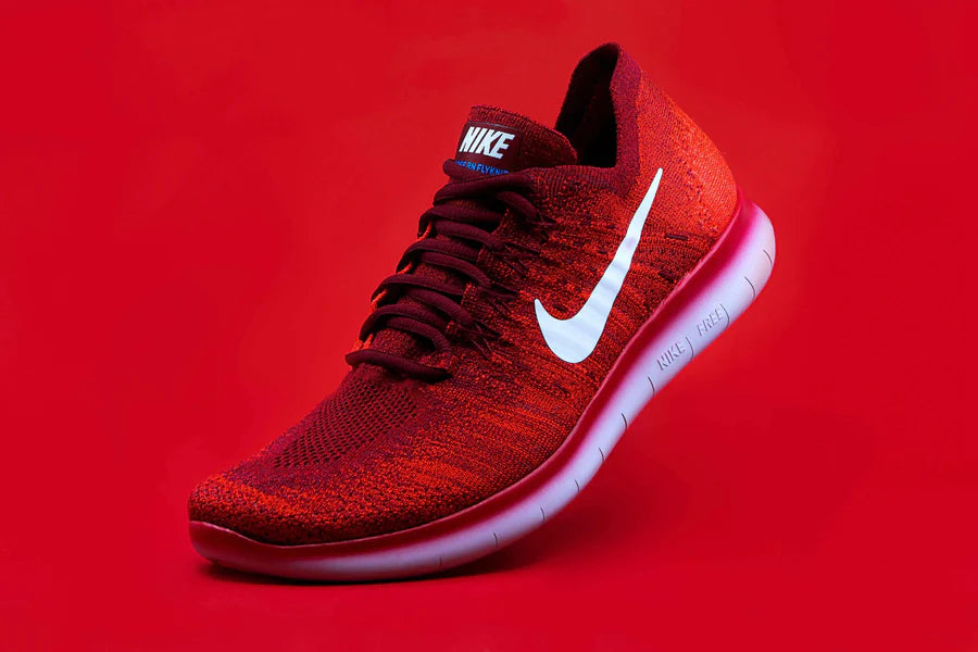 lacets-chaussures-course-rouges