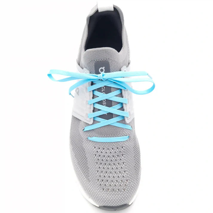 lacets-plats-fins-bleu-clair-on-chaussures