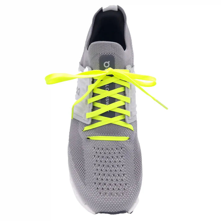 lacets-plats-fins-jaune-neon-on-chaussures