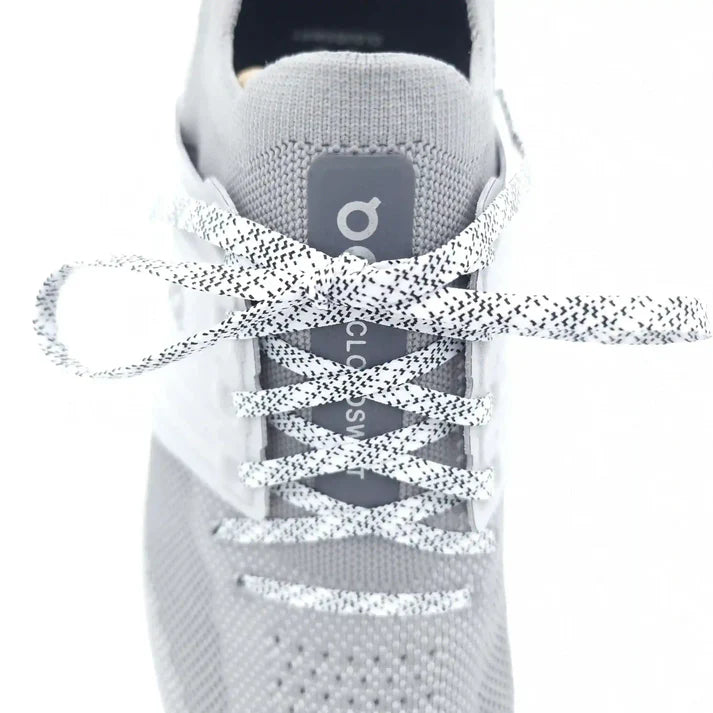lacets-plats-fins-noir-blanc-laces