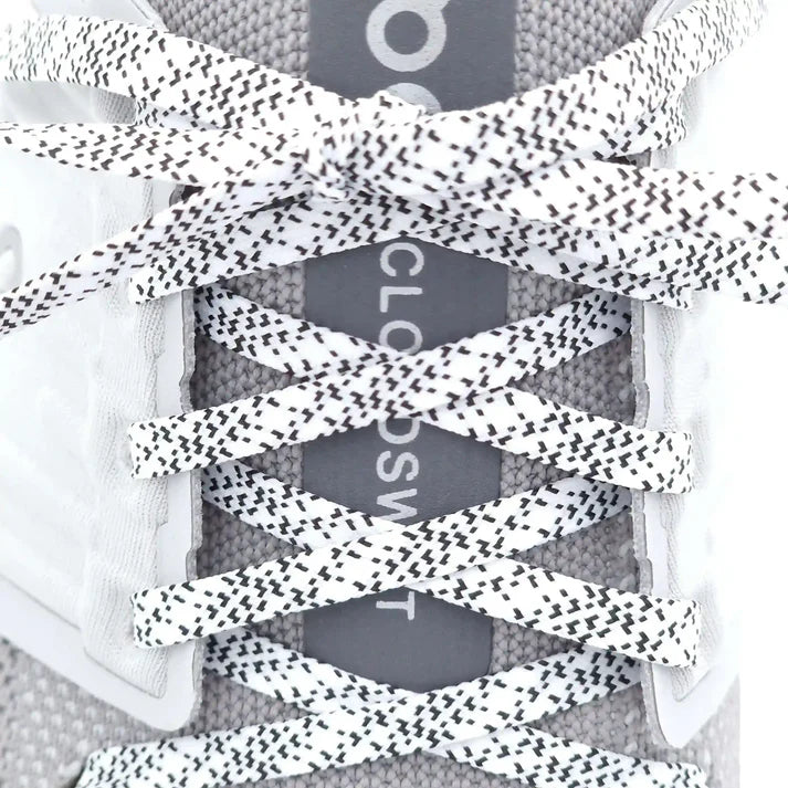 lacets-plats-fins-noir-blanc4