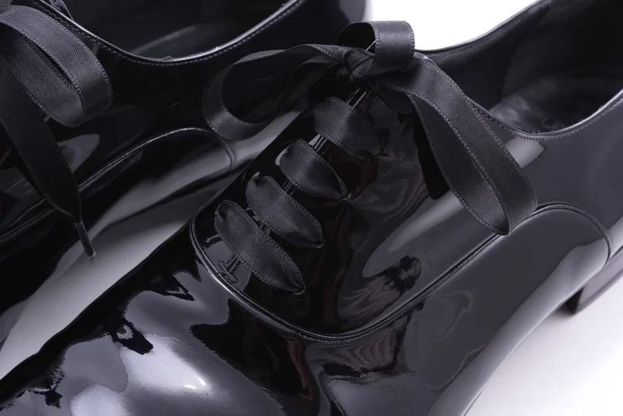 lacets-satin-noir-chaussures-cuir-lacage-parallele