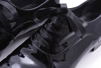 lacets-satin-noir-chaussures-cuir-lacage-parallele